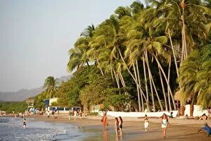 Images Dated 5th February 2007: Tamarindo beach, Nicoya peninsula, Costa Rica, Central America