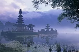 Bali Gallery: Temple of Pura Ulun Danu Bratan