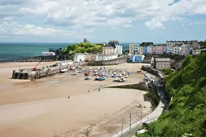 Harbours Collection: Tenby Harbour, Tenby, Pembrokeshire, Wales, United Kingdom, Europe
