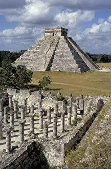 Mayan Gallery: One thousand Mayan columns and the great pyramid El Castillo, Chichen Itza
