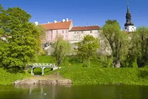 Toompea Hill, Snelli Tiik Lake, Old Town of Tallinn, UNESCO World Heritage Site, Estonia, Baltic States, Europe