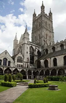 Gloucester Gallery: Tower and cloisters of Gloucester Cathedral, Gloucester, Gloucestershire