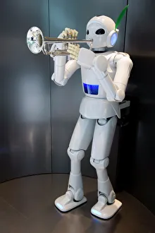 Robot Gallery: Trumpet-playing robot at the Toyota Kaikan Visitors Center in Toyota City