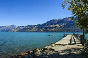 Glenorchy Gallery: Turquoise water of Lake Wakatipu, Glenorchy, near Queenstown, Otago, South Island, New Zealand