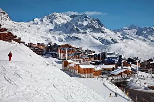 Skier Gallery: Val Thorens ski resort, 2300m, in the Three Valleys (Les Trois Vallees)