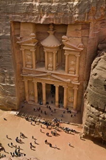 Images Dated 4th November 2009: View over El Khazneh (the Treasury), Petra, UNESCO World Heritage Site