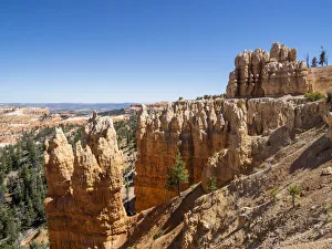 A view of the hoodoos from the Rim Trail in Bryce Canyon National Park, Utah A view of the hoodoos from the Rim Trail in Bryce Canyon National Park, Utah