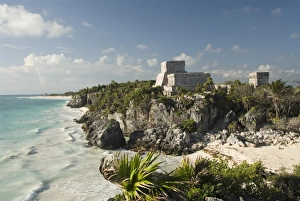 Images Dated 20th September 2006: View to the north and El Castillo (the Castle) at the Mayan ruins of Tulum