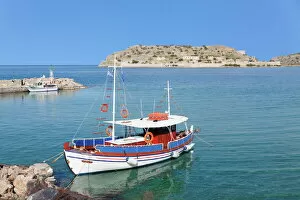View from Plaka to Spinalonga Island (Kalidon), former leper colony, Gulf of Mirabello, Lasithi, Eastern Crete, Crete