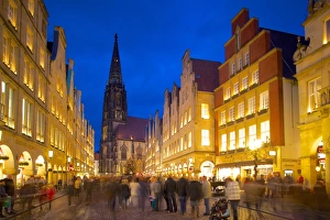 View of St. Lamberts Church and Prinzipalmarkt at Christmas, Munster View of St. Lamberts Church and Prinzipalmarkt at Christmas, Munster