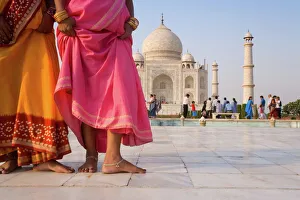 People Visit Taj Mahal in Agra, Editorial Photo - Image of india, heritage: 36886091