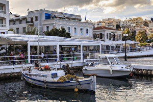 Voulismeni Lake, pedestrianised lakeside lined with fishing boats, cafes and restaurants Voulismeni Lake, pedestrianised lakeside lined with fishing boats, cafes and restaurants