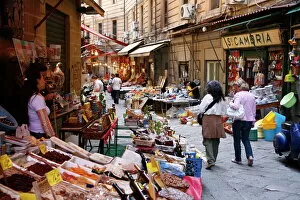 Rear View Collection: Vucciria Market, Palermo, Sicily, Italy, Europe