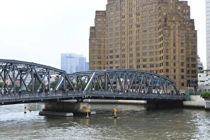 Waibaidu Bridge (Garden Bridge) over Suzhou Creek, the earliest steel bridge in China, built 1908, Shanghai, China Waibaidu Bridge (Garden Bridge) over Suzhou Creek, the earliest steel bridge in China, built 1908, Shanghai, China