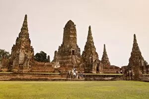 Images Dated 23rd November 2004: Wat Chai Wattanaram temple, Ayutthaya, UNESCO World Heritage Site, Thailand