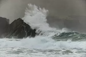 Images Dated 25th November 2014: Waves crashing on rocks, Clogher Bay, Clogher, Dingle Peninsula, County Kerry, Ireland