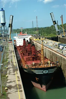Welland Ship Canal, lower lock between Lakes Ontario and Erie, Ontario Welland Ship Canal, lower lock between Lakes Ontario and Erie, Ontario