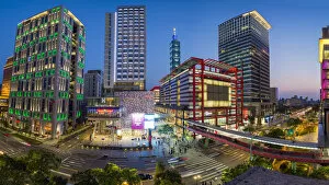 Xinyi downtown district, the prime shopping and financial district, Taipei, Taiwan, Asia