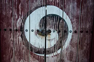 Korea Gallery: Yin and yang sign on a door, fortress of Suwon, UNESCO World Heritage Site, South Korea, Asia