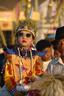 Young child in costume for the Shan folkloric parade Young child in costume for the Shan folkloric parade