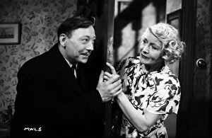 Images Dated 29th November 2008: Leslie Dwyer and Olive Sloane in Maurice Elveys My Wifes Lodger (1952)