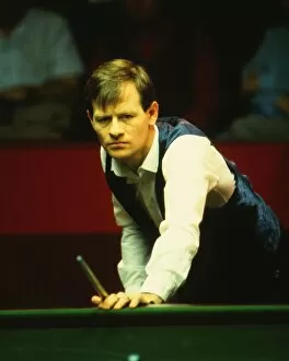 Images Dated 6th May 2011: Alex Higgins during the 1985 Embassy World Snooker Championship