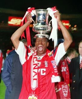 Sheffield Wednesday Gallery: Arsenals Ian Wright celebrates winning the 1993 FA Cup