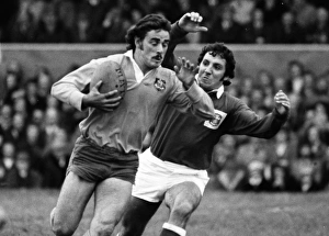 Australias Jim Hindmarsh and Llanellis Selwyn Williams Australias Jim Hindmarsh and Llanellis Selwyn Williams