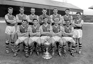 Images Dated 16th June 2009: Burnley F.C. 1960 / 61 Team Group Burnley - 1960 / 61 Division 1 Champions