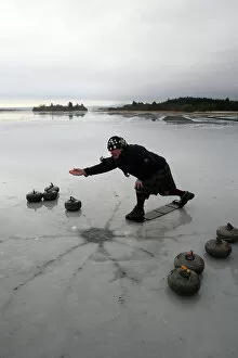 Images Dated 12th January 2010: Curling The Lake of Menteith - cracks appearing