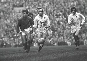 Images Dated 19th February 2009: David Duckham and Jean-Francois Gourdon race for the ball during the 1975 Five Nations