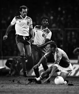 Images Dated 13th October 1982: Englands Ray Wilkins and Ricky Hill