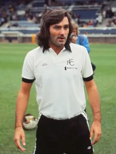 George Best Prints: George Best Print - Fulham 1976/77 Second Division Match