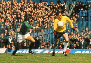 George Best Prints: 1971 British Home Championship Print - George Best and Gordon Banks