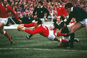 Rugby Collection: Gareth Edwards scores his last try for Wales in 1978