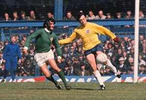 Images Dated 9th April 2012: George Best and Gordon Banks - 1971 British Home Championship