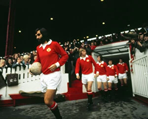 Manchester United Gallery: George Best leads out Manchester United in 1973