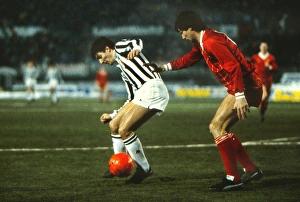 Juventus Paolo Rossi and Liverpools Alan Hansen during the 1984 European Super Cup Final Juventus Paolo Rossi and Liverpools Alan Hansen during the 1984 European Super Cup Final