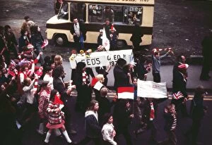 Images Dated 12th October 2009: The Leeds died 1973 coffin is carried through the streets of Sunderland on the way to Roker Park