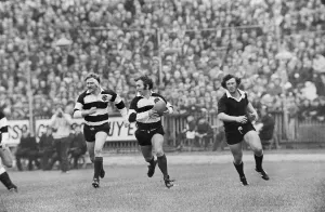 1973 Rugby Print: John Dawes Break