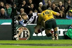 Images Dated 26th November 2011: Sam Tomkins scores for the Barbarians