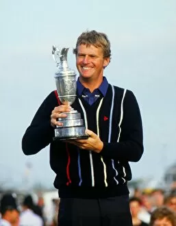 Images Dated 7th July 2011: Sandy Lyle with the Claret Jug in 1985
