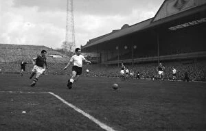 Images Dated 20th April 2007: Spurs Bobby Smith and Burnleys Walter Joyce during the 1961 FA Cup