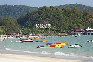 Images Dated 13th April 2015: The beach in Pantai Cenang, Langkawi, Malaysia