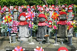 Buddhist Jizo Statues at the Zozoji Temple, Tokyo, Japan Buddhist Jizo Statues at the Zozoji Temple, Tokyo, Japan