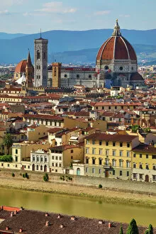 Geography Gallery: General city skyline view and the Duomo, Florence, Italy