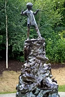 Hyde Park Gallery: Peter Pan Statue, Hyde Park, London