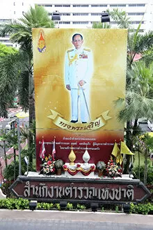 Images Dated 3rd June 2013: Picture of Thai King Rama IX, Bhumibol Adulyadej at Police headquarters, Bangkok, Thailand