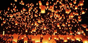 Sky lanterns at the Yee Peng Sansai, Loy Krathong, Floating Lantern Ceremony, Chiang Mai, Thailand Sky lanterns at the Yee Peng Sansai, Loy Krathong, Floating Lantern Ceremony, Chiang Mai, Thailand