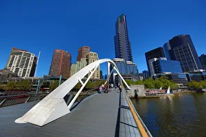 Southbank Pedestrian Bridge over the River Yarra and the Eureka Tower, Melbourne Southbank Pedestrian Bridge over the River Yarra and the Eureka Tower, Melbourne